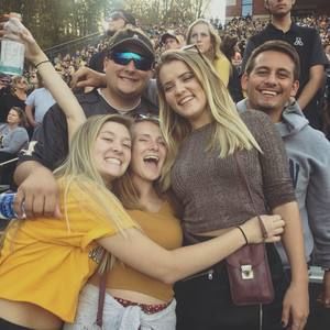 Meet your Posher, Corey